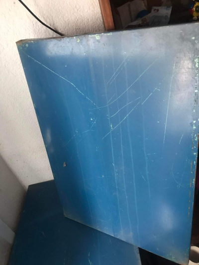 dos mostradores  y 7 anaqueles 