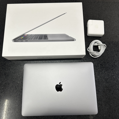 MacBook Pro 2020. Touch Bar. 256gb