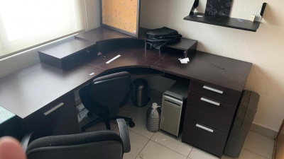 Escritorio ejecutivo en L