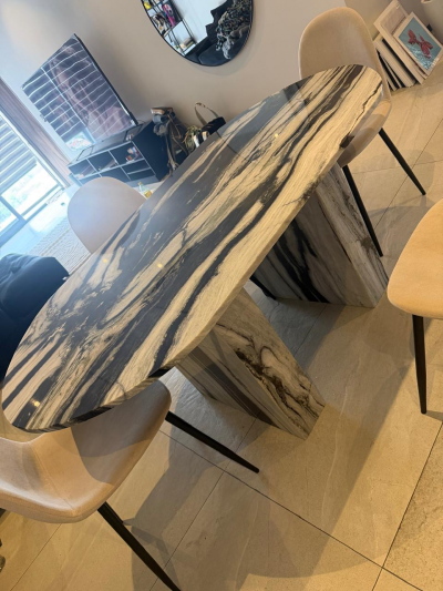 Comedor de mármol italiano 