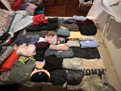 Varias prendas de ropa 