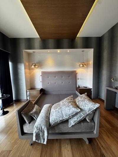 Cama Base y cabecera King Size 