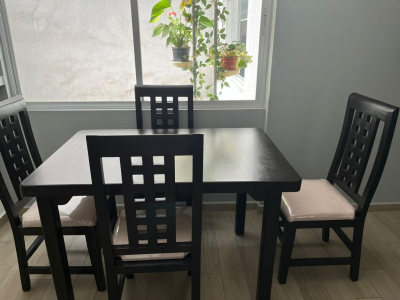 Comedor con 4 sillas