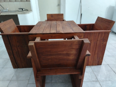 Comedor de madera 4 sillas 