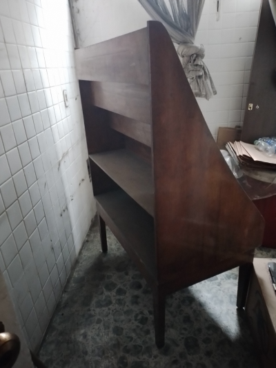 Exhibidores de madera antiguos