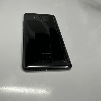 Huawei Mate 10. Camara Leica. 64gb. 4gb de ram. Negro. Lector de huella y de rostro. Libre