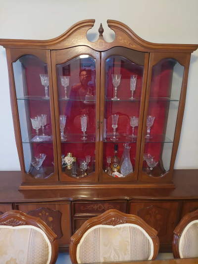 Comedor 8 Personas, Con Trinchador Y Vitrinas (Usado)