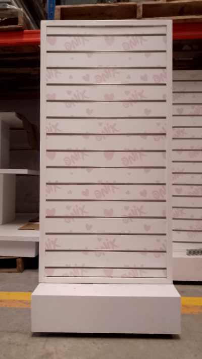 MUEBLE DE EXHIBICION PARA TIENDA