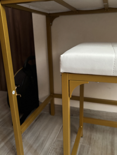 Tocador Vanity con un banco y dos cajones 