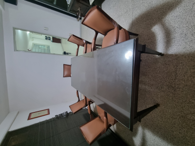 Escritorio estilo Lopez Morton con 7 sillas modelo Luis XV