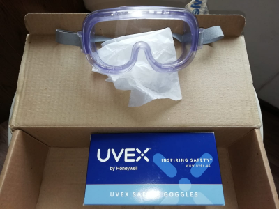 GOGLE UVEX
