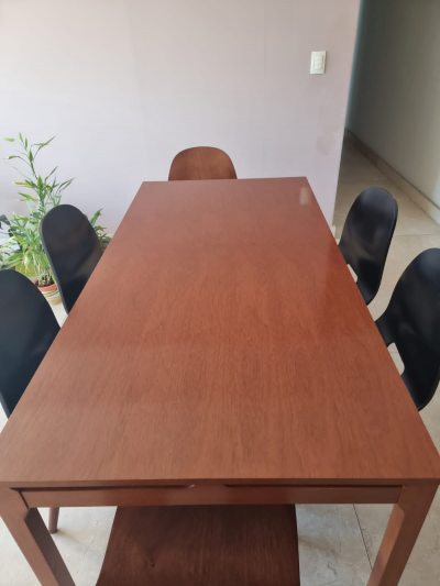 Comedor de madera  mesa con 4 sillas