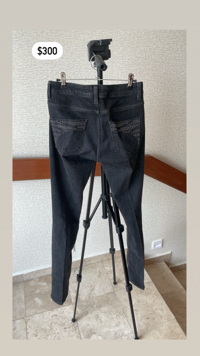 Pantalones y jeans de mujer talla chica y mediana 