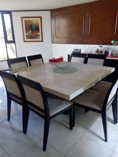 Comedor con 8 sillas