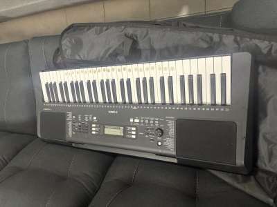 Teclado Yamaha 