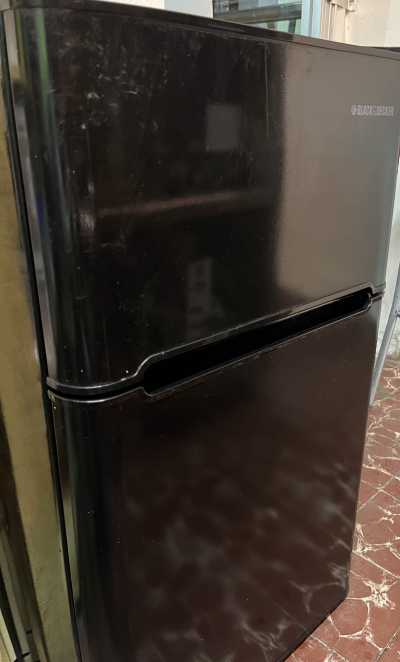 Mini refrigerador black & Decker 