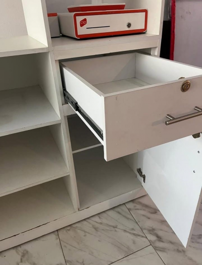 Mueble para venta de mostrador con ruedas