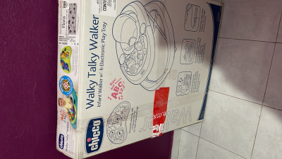 Andadera chicco morada