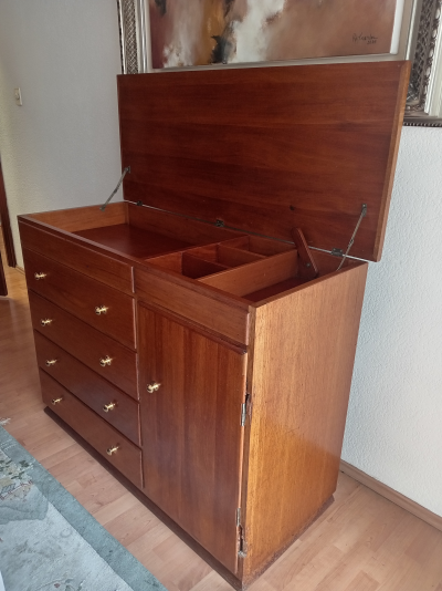 Cómoda/cajonera de caoba
