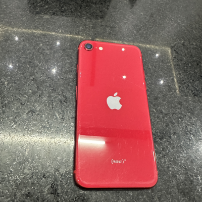 iPhone SE 2da generación rojo. 64gb. Libre