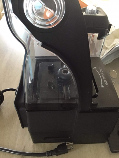 Licuadora profesional Vitamix modelo THE QUIET ONE año 2022