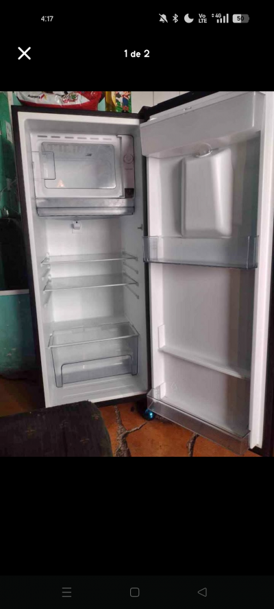 Refrigerador de 7 pies con dispensador de agua