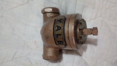 Cierrapuertas antiguo YALE Bronce macizo Hecho en México (1 detalle)