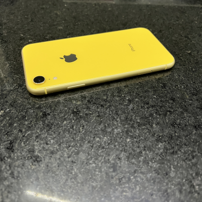 IPhone XR 128gb Amarillo. Libre