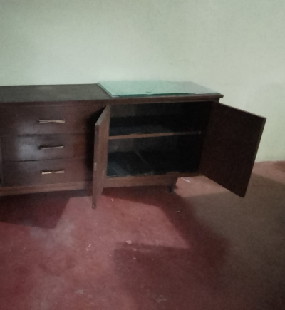 Comedor de caoba 8 sillas y cuatro adicionales con bufetero 