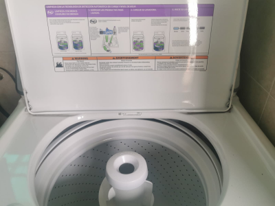 Lavadora Nueva Maytag 20 kg automática carga superior 7MMVWC465JW