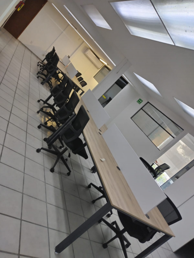 Estación de trabajo para 4 personas