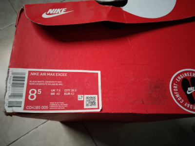 Vendo tenis Air max exee seminuevos  