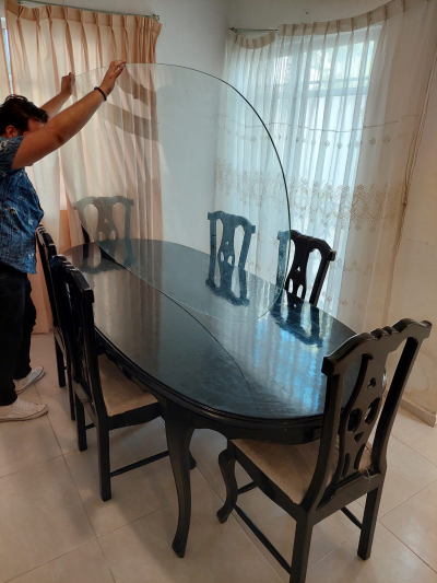 Comedor con 8 sillas y mueble comedor de caoba