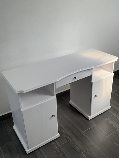 Tocador blanco de MDF - restaurado y pintado