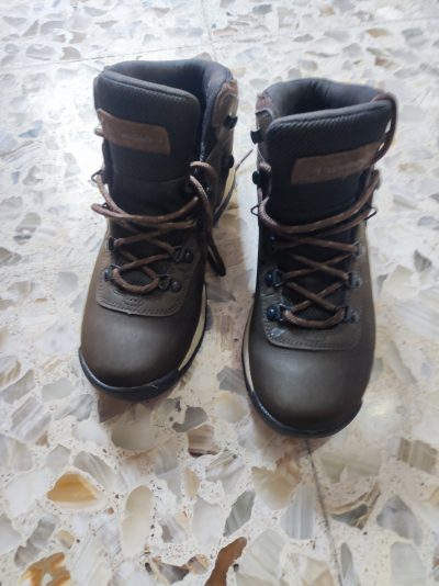 BOTAS DAMA SENDERISMO MARCA COLUMBIA (seminuevas) PRECIO A TRATAR