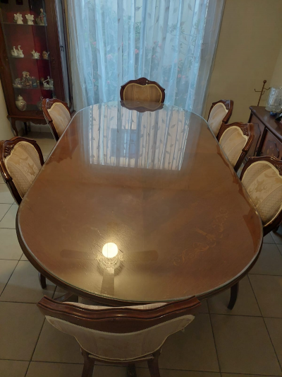 Comedor 8 Personas, Con Trinchador Y Vitrinas (Usado)