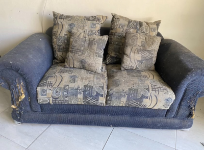 REGALO SALA 2 sillones 1 taburete
