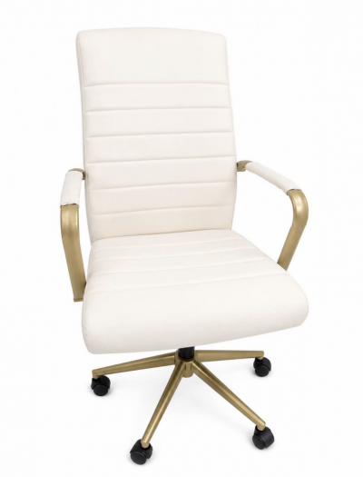 silla con ruedas color blanco con detalles dorados 