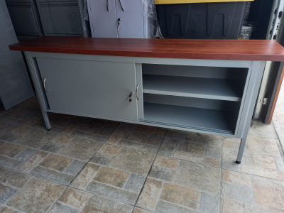 CREDENZA METALICA CON CHAPA
