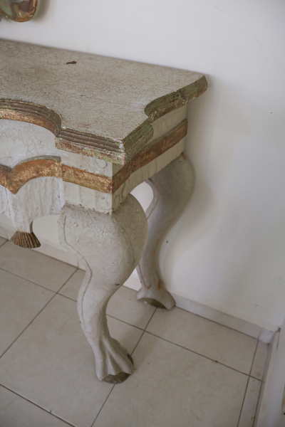 Credenza decorativa con espejo – Estilo ecléctico