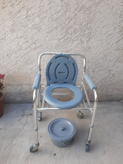 BAÑO PORTATIL Y ADNADERA