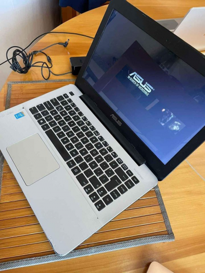 Laptop ASUS Intel i3 RAM 8GB