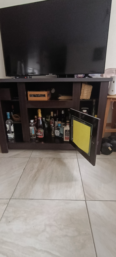 MESA PARA TELEVISION