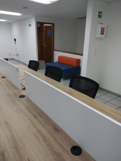 Estación de trabajo para 4 personas
