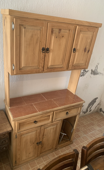 Alacena de madera con porta garrafon