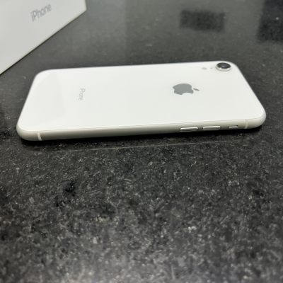 IPhone XR 64gb Blanco. Libre