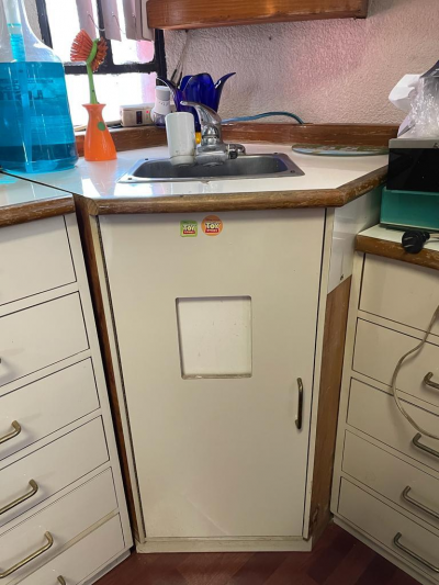 MUEBLES PARA CONSULTORIO DENTAL, MÉDICO O TIENDA