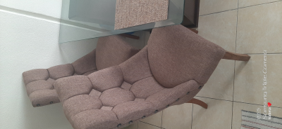 Comedor con 4 sillas y 1 banco 