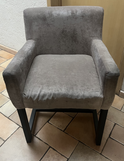 Comedor de marmól con 5 sillas 