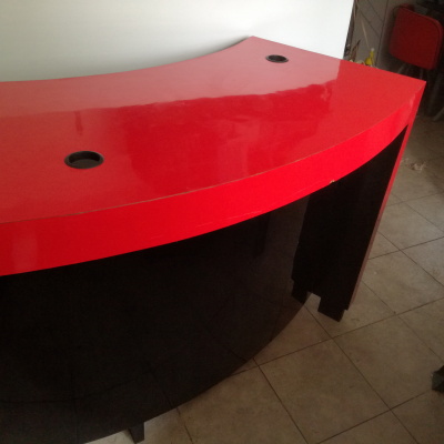 BONITO MOSTRADOR O VITRINA FORMA SEMICIRCULAR